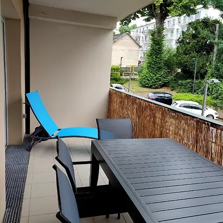 T2 en centre ville avec place de parking privative Le Mans Extérieur photo